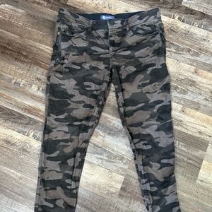 Democracy Jeans Camo size 14